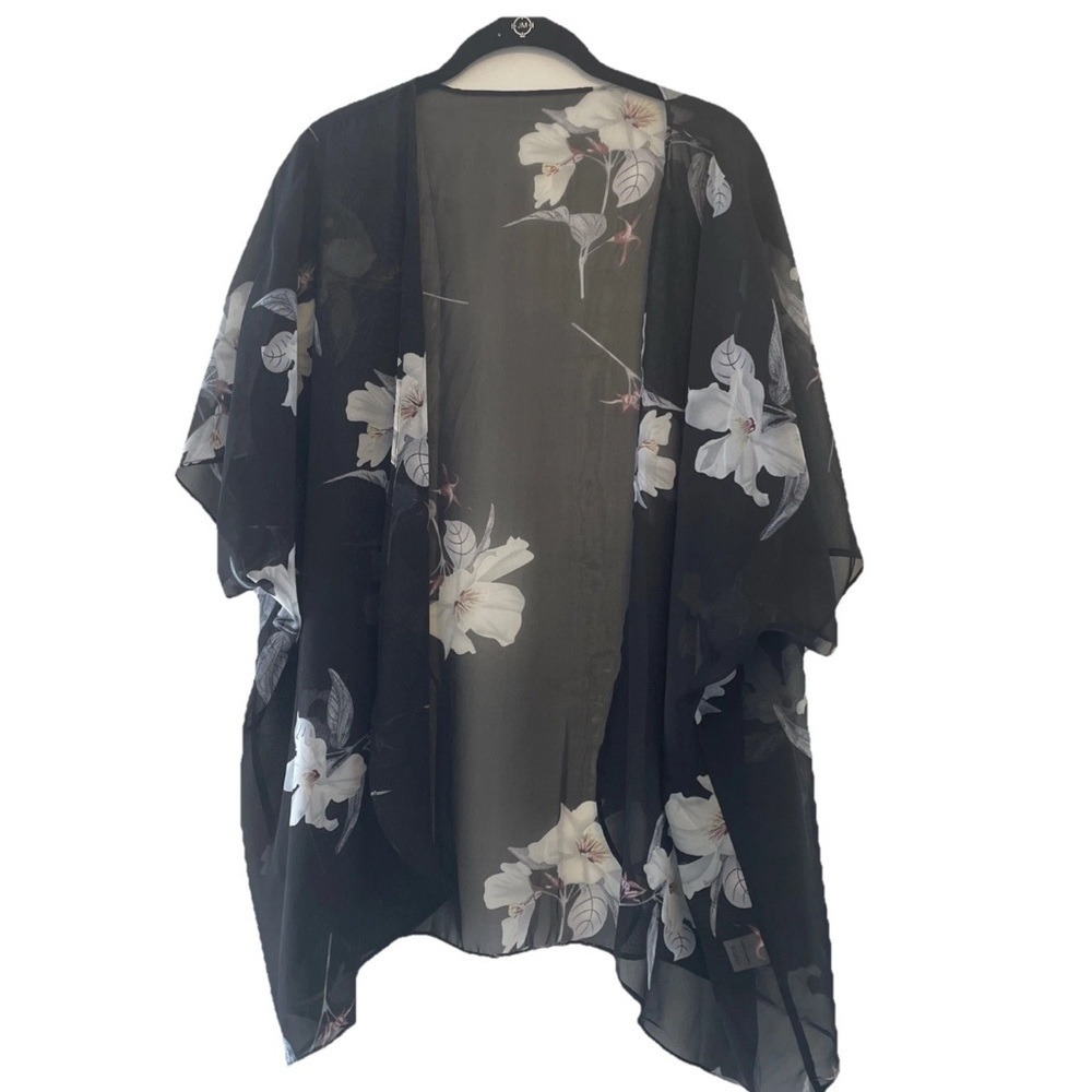 NWOT Kimono, Beach coverup Sheer Floral Open Topper 0/S black floral, - Picture 7 of 7